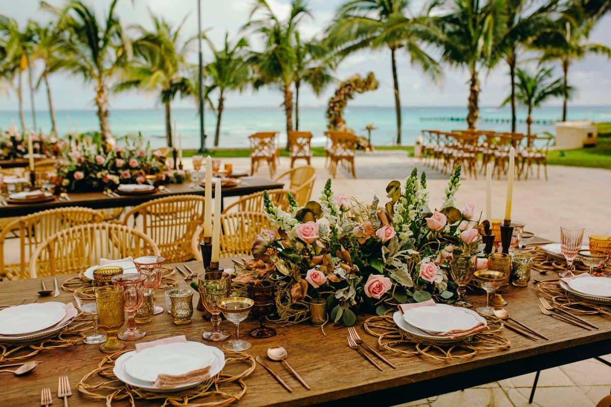 Destination wedding beach setting in Cancún, Mexico