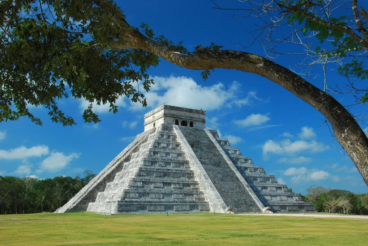 Mayan ruins at Chichén Itzá, Cancún, Mexico